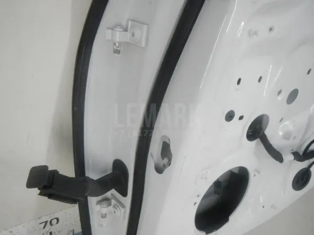 Дверь задняя правая для  Ford Escape EUR 2007-2009