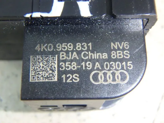Кнопка открывания багажника для  Citroen C4 2004-2011
