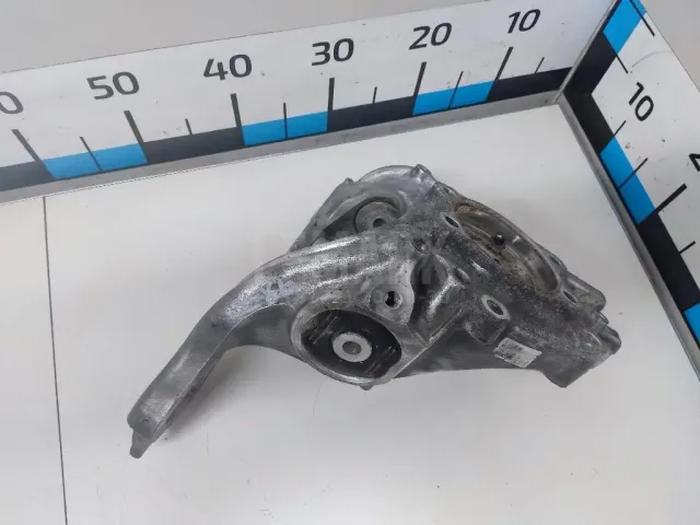 Кулак поворотный задний правый для  Audi 80/90 [B3] 1986-1991