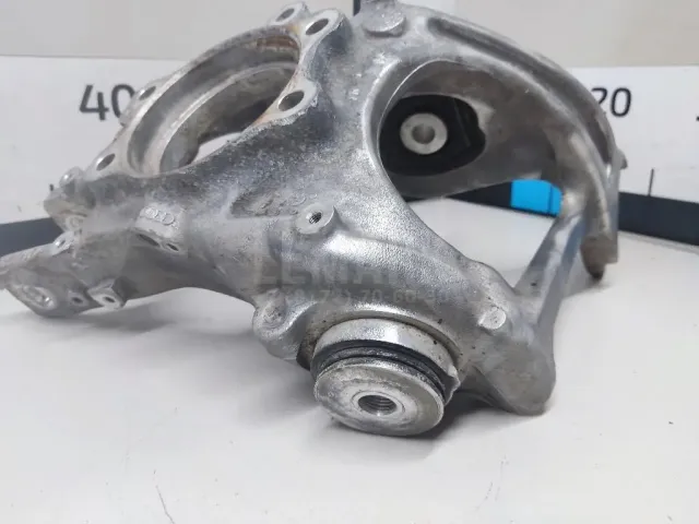 Кулак поворотный задний правый для  Audi 80/90 [B3] 1986-1991
