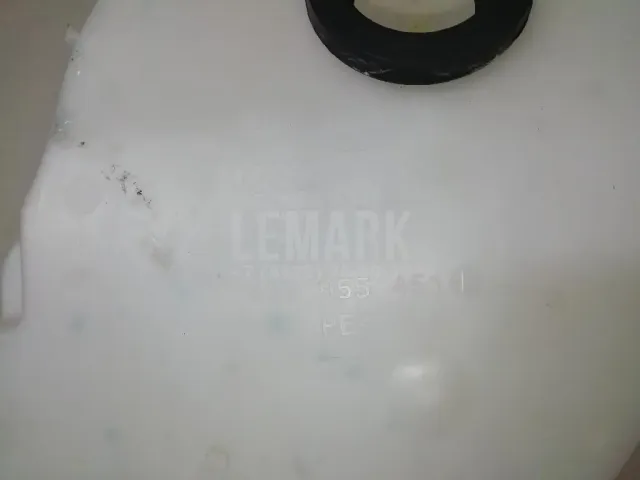 Бачок омывателя лобового стекла