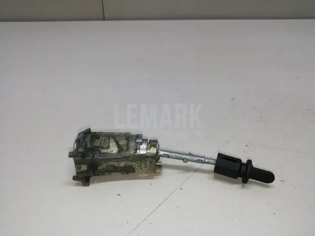 Вставка замка двери лев. для  Ford Fiesta 2008-2019