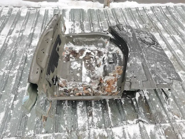 Ниша запасного колеса