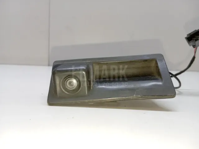 Кнопка открывания багажника