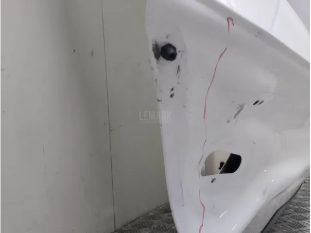 Эмблема на крышку багажника