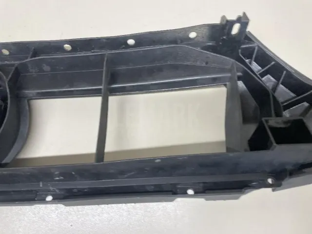 Кронштейн решетки радиатора для  Ford Mondeo V 2015-2022