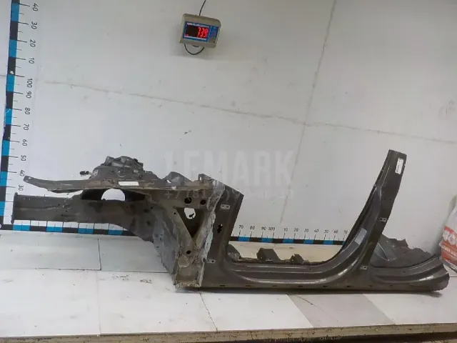 Кузовной элемент