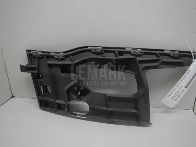Направляющая переднего бампера правая для  Audi A3 (8L1) 1996-2003