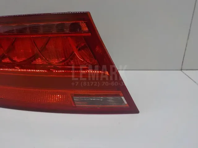 Фонарь задний наружный левый для  Cadillac Escalade II 2000-2006