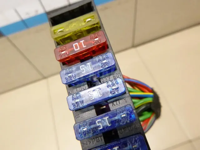 Блок предохранителей