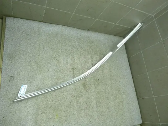 Молдинг крыши правый