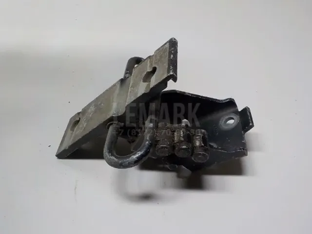 Петля двери передней правой нижняя для  Ford Maverick 1993-1998