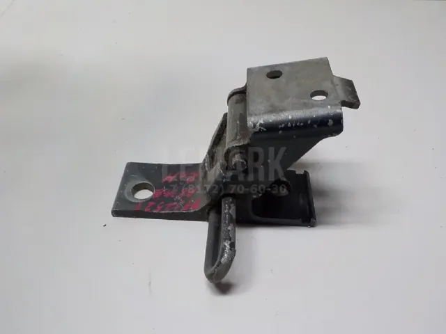 Петля двери передней правой нижняя для  Ford Maverick 1993-1998