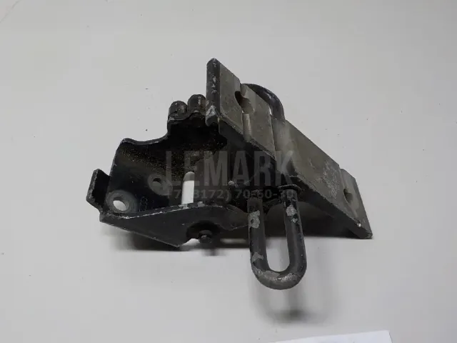 Петля двери передней правой нижняя для  Ford Maverick 1993-1998