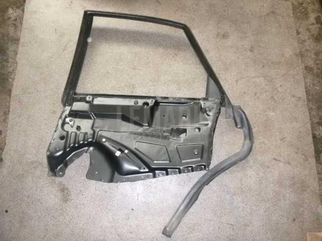 Рамка двери для  Audi Q6 2022