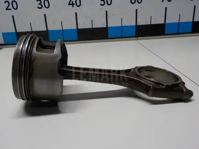 Поршень с шатуном
