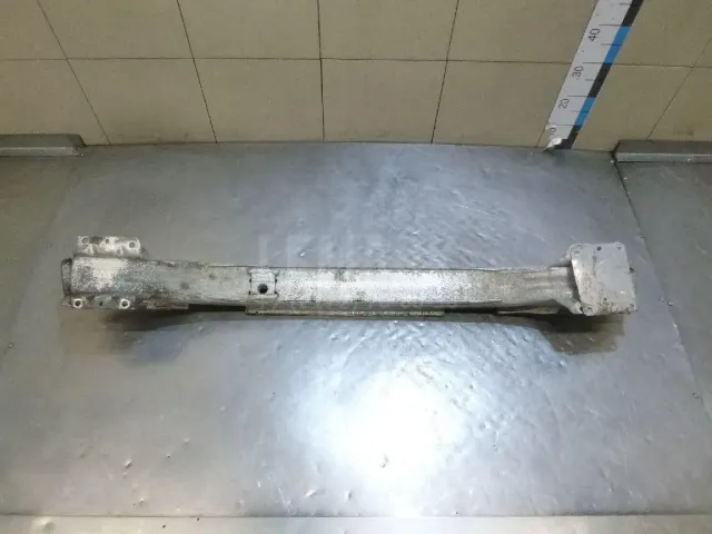 Усилитель заднего бампера