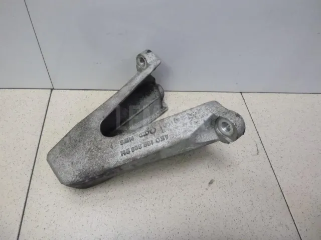 Кронштейн двигателя правый для  Ford Escape EUR 2007-2009