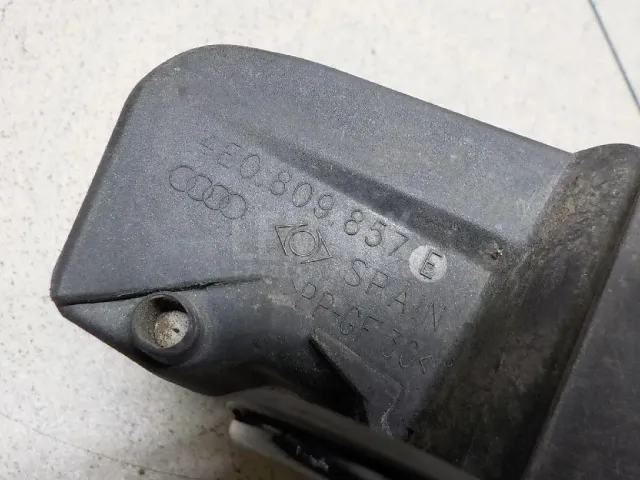 Лючок бензобака для  Ford Fiesta 2008-2019