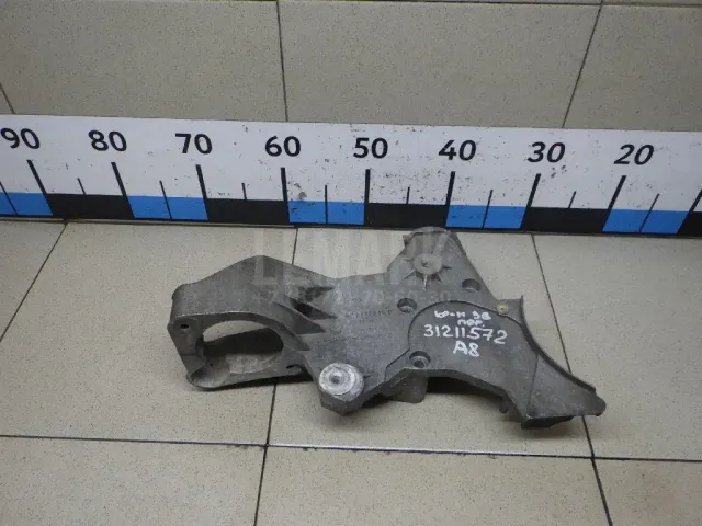 Кронштейн двигателя передний для  Audi Q6 2022