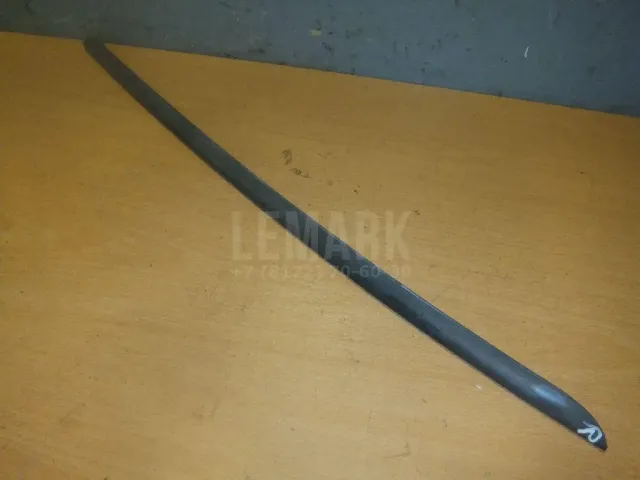 Молдинг лобового стекла для  Chrysler LHS/New Yorker 1993-1998