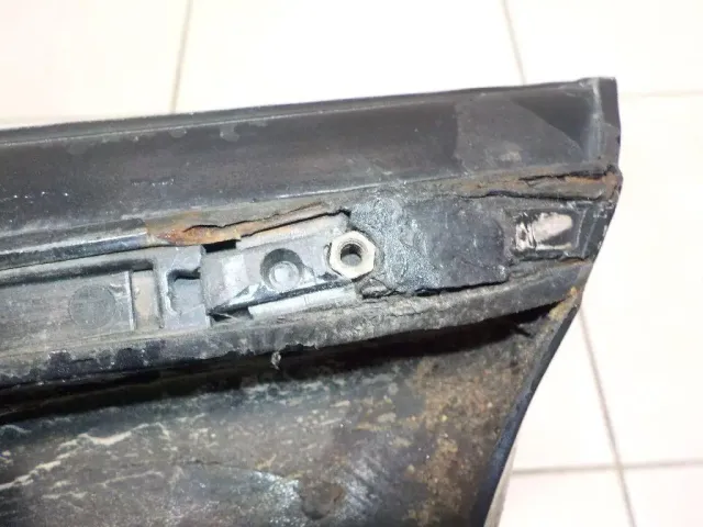 Молдинг задней правой двери для  Audi 80/90 [B4] 1991-1995