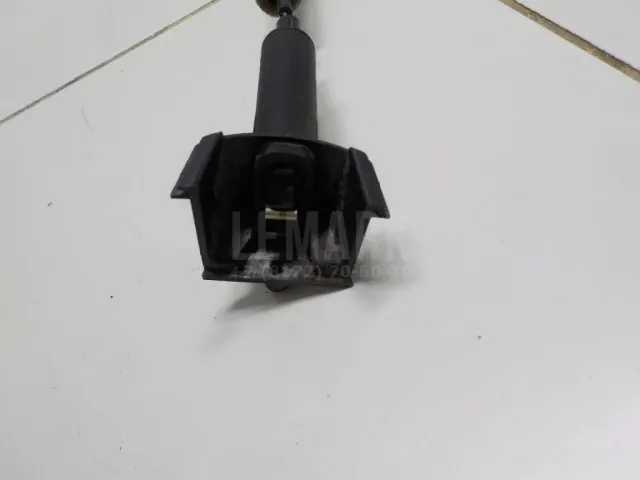 Трос лючка бензобака