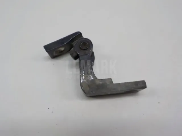 Петля двери передней правой верхняя для  Citroen Saxo 1996-1999
