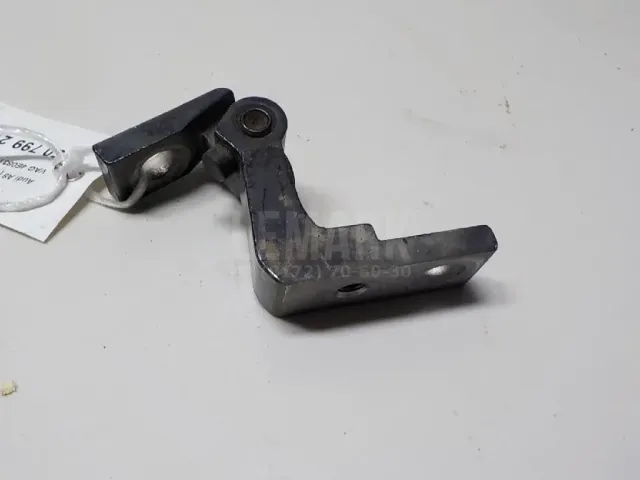 Петля двери передней правой верхняя для  Citroen Saxo 1996-1999