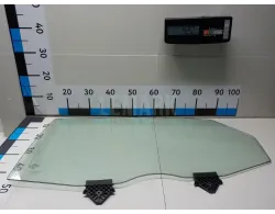 Стекло двери задней левой