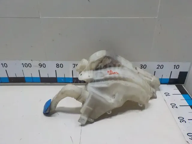 Бачок омывателя лобового стекла