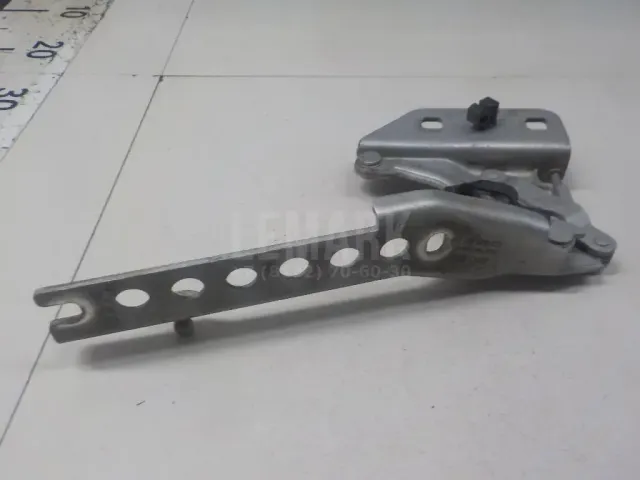 Петля капота левая для  Ford Cougar 1998-2001