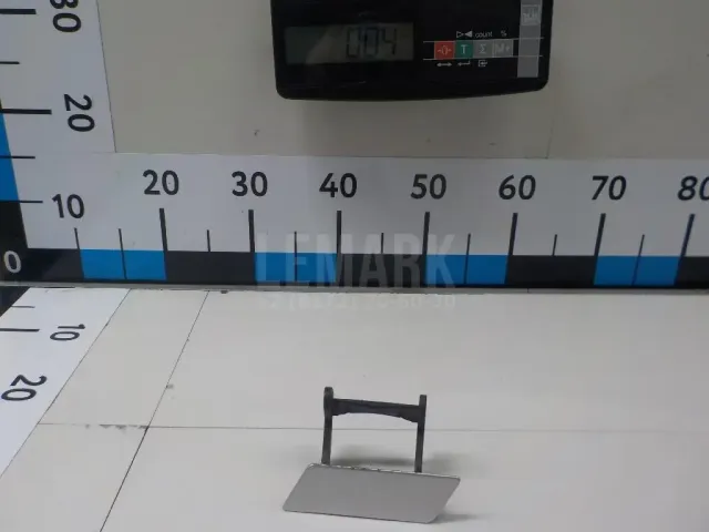 Крышка форсунки омывателя