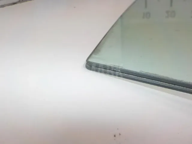Стекло двери задней левой