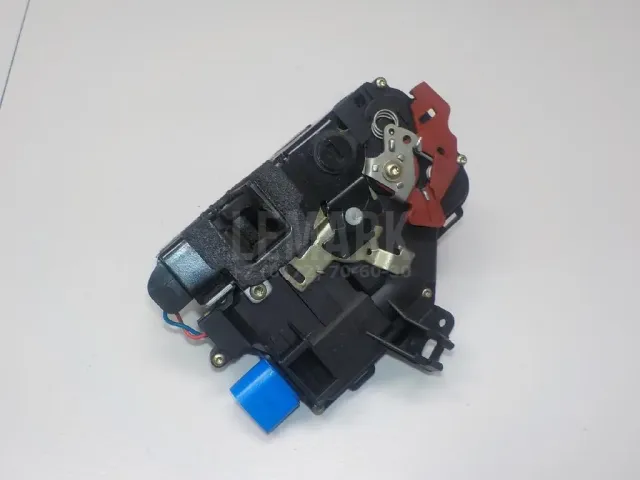 Замок двери задней левой для  Ford Fiesta 2017