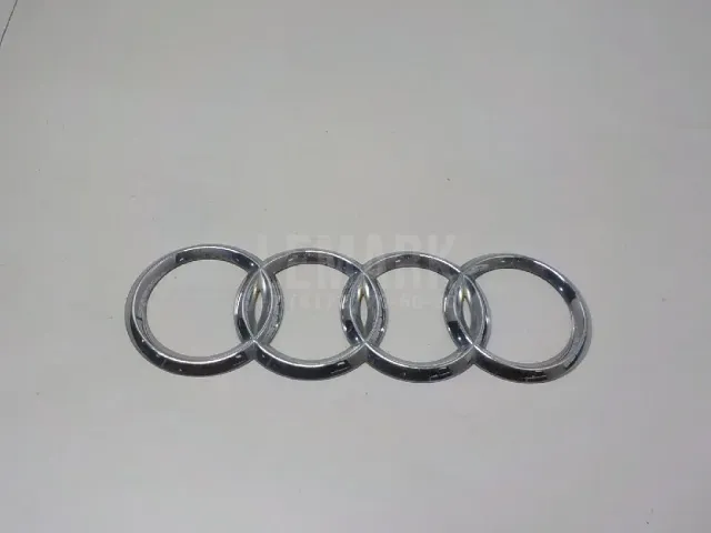 Эмблема на крышку багажника