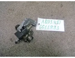 Вставка замка багажника