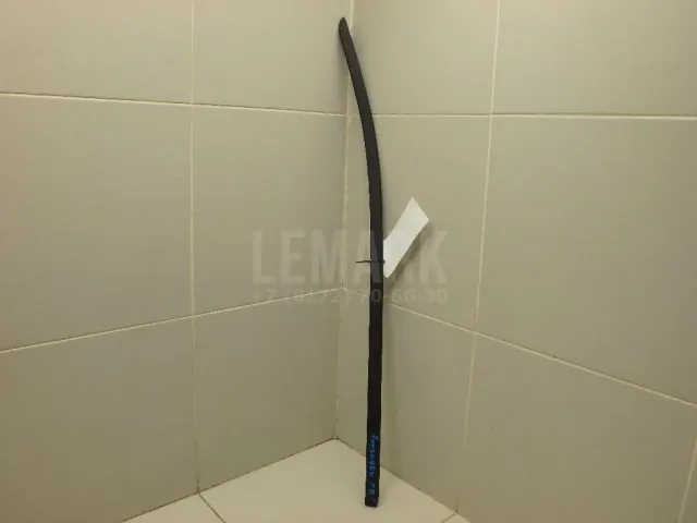 Молдинг лобового стекла