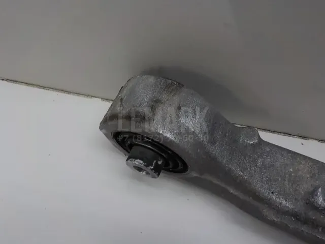 Рычаг задний нижний левый