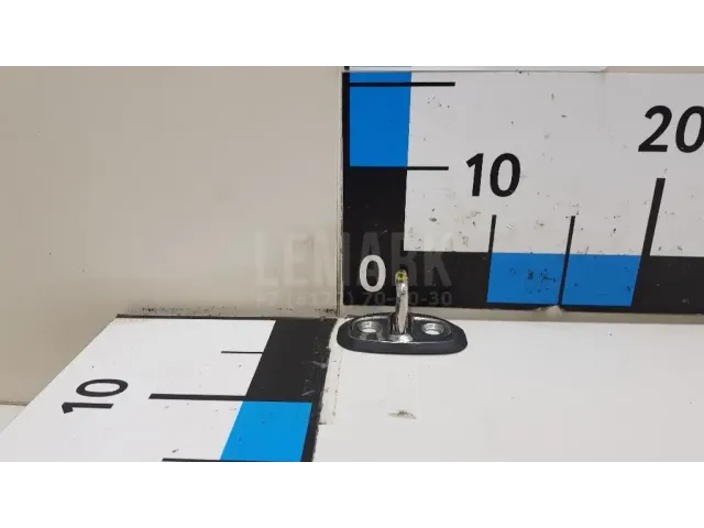 Ответная часть замка двери