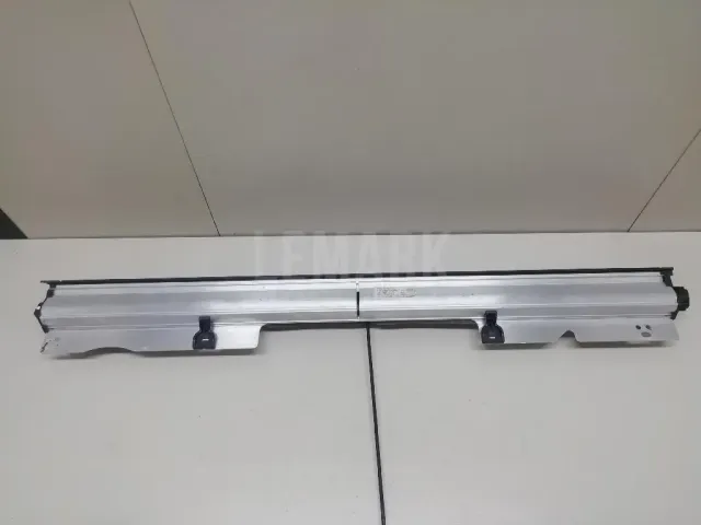 Шторка солнцезащитная для  BMW X3 E83 2004-2010