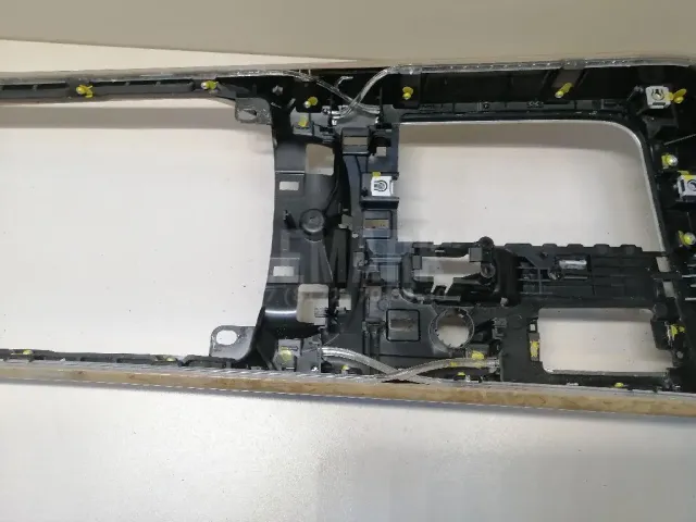 Консоль для  Ford Escape EUR 2007-2009