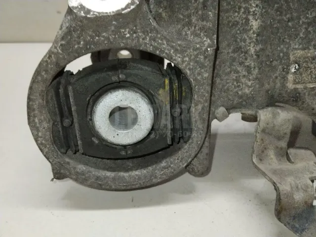 Кулак поворотный задний правый для  Ford Cougar 1998-2001