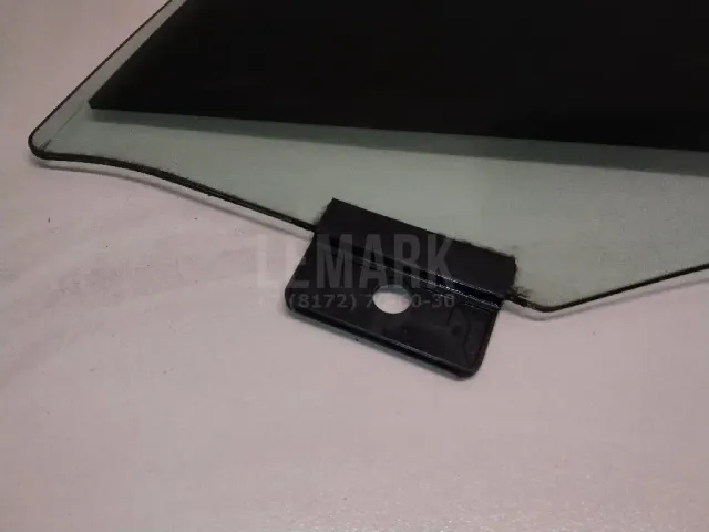 Стекло двери передней левой для  Ford Maverick 1993-1998