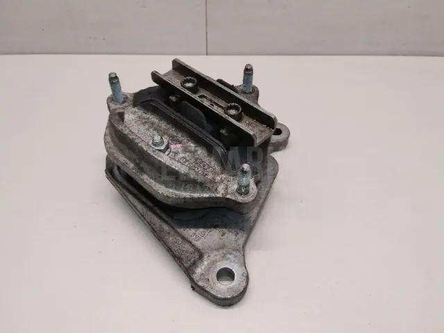 Кронштейн опоры КПП для  Audi 50 0-1978
