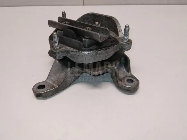 Кронштейн опоры КПП для  Audi 50 0-1978