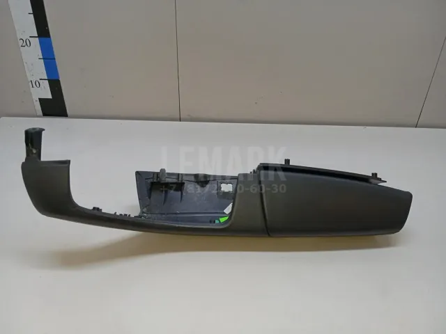 Подлокотник