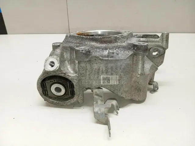 Кулак поворотный задний правый для  Audi 80/90 [B3] 1986-1991