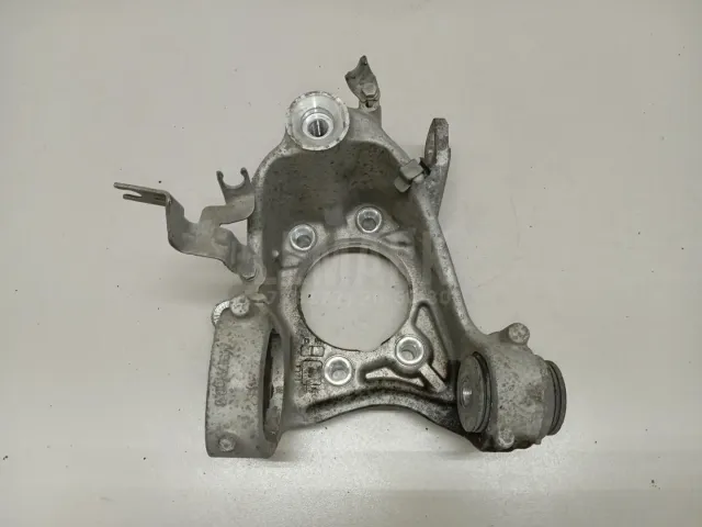 Кулак поворотный задний правый для  Audi 80/90 [B3] 1986-1991