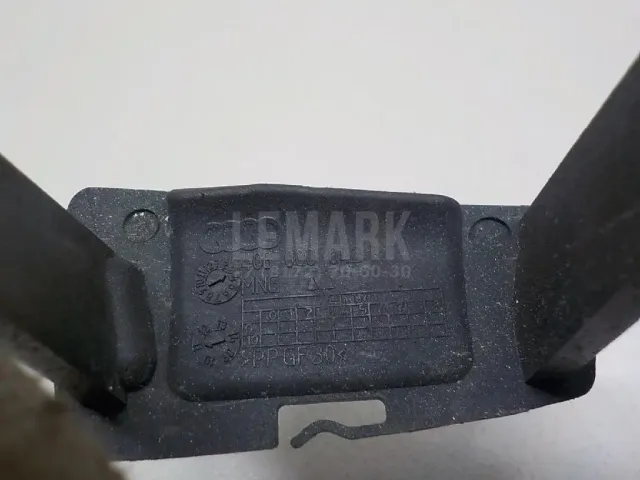 Кронштейн форсунки омывателя фары для  Audi A4 [B6] 2000-2004